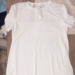 Lululemon Women’s White Short-Sleeve Size 4